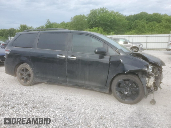 2013 Toyota Sienna SE с VIN 5TDXK3DC2DS367001, выставлен на аукционе Copart как лот 55975875 с пробегом 151 865 миль миль и Списание • Salvage title. История ставок и продаж доступна на DreamBid. Изображение 4.