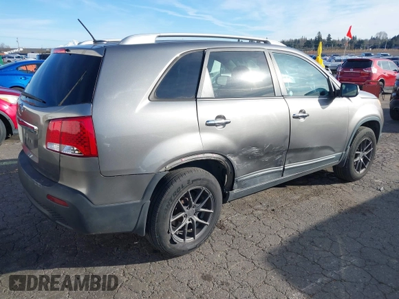 2011 Kia Sorento LX with VIN 5XYKT3A15BG180713, listed as a IAAI auction lot 41556092 with 135,146 mi miles. Bid and sale history available at carsss.com. Image 4.