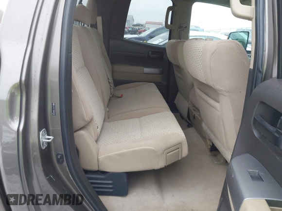 2010 Toyota Tundra 4WD Truck with VIN 5TFCY5F13AX009786, listed as a IAAI auction lot 41354641 with 204,918 mi miles. Bid and sale history available at carsss.com. Image 8.