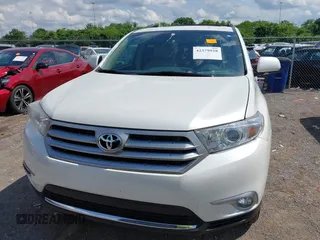 2013 Toyota Highlander Limited z VIN 5TDDK3EH8DS250360, wystawiony jako IAAI lot #42379928 z przebiegiem 112 355 mil mil oraz . Historia ofert i sprzedaży dostępna na DreamBid. Obrazek 6.