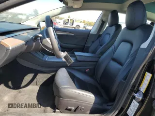 2023 Tesla Model 3 z VIN 5YJ3E1EA2PF449956, wystawiony jako Copart lot #64069715 z przebiegiem 40 098 mil mil oraz Szkoda całkowita • Salvage title. Historia ofert i sprzedaży dostępna na DreamBid. Obrazek 7.