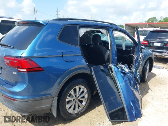 2018 Volkswagen Tiguan S с VIN 3VV1B7AX0JM028674, выставлен на аукционе IAAI как лот 42558427 с пробегом 104 562 миль миль и . История ставок и продаж доступна на DreamBid. Изображение 6.