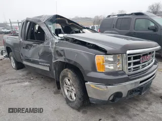2010 GMC Sierra 1500 SLE z VIN 1GTSKVE34AZ113529, wystawiony jako IAAI lot #41204640 z przebiegiem Nie podano mil oraz . Historia ofert i sprzedaży dostępna na DreamBid. Obrazek 1.