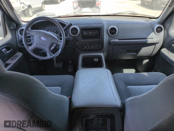 2003 Ford Expedition Special Service with VIN 1FMPU16LX3LC15541, listed as a Copart auction lot 61241495 with 172,862 mi miles and Salvage title. Bid and sale history available at DreamBid. Image 8.