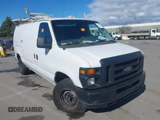 2009 Ford Econoline Cargo Commercial z VIN 1FTSE34LX9DA14932, wystawiony jako IAAI lot #41744798 z przebiegiem Nie podano mil oraz . Historia ofert i sprzedaży dostępna na DreamBid. Obrazek 1.