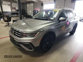 2024 Volkswagen Tiguan SE with VIN 3VV3B7AX5RM084940, listed as a IAAI auction lot 42731231 with 19,747 mi miles and . Bid and sale history available at DreamBid. Image 14.