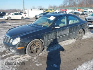 2007 Mercedes-Benz E-Class 3.5L with VIN WDBUF87X37X223280, listed as a IAAI auction lot 41379149 with 203,957 mi miles. Bid and sale history available at carsss.com. Image 2.