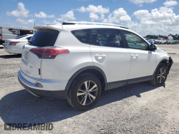 2018 Toyota RAV4 XLE z VIN JTMWFREVXJD127480, wystawiony jako Copart lot #61004625 z przebiegiem 33 179 mil mil oraz Szkoda całkowita • Salvage title. Historia ofert i sprzedaży dostępna na DreamBid. Obrazek 3.