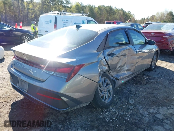 2024 Hyundai Elantra SEL z VIN KMHLM4DG8RU659817, wystawiony jako IAAI lot #41875167 z przebiegiem 31 674 mil mil oraz . Historia ofert i sprzedaży dostępna na DreamBid. Obrazek 4.