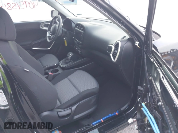 2024 Kia Soul S with VIN KNDJ23AU2R7227499, listed as a IAAI auction lot 40951584 with 2,819 mi miles and . Bid and sale history available at DreamBid. Image 5.