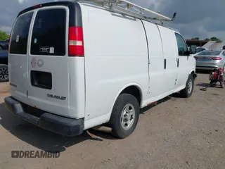 2005 Chevrolet Express Cargo z VIN 1GCFG15X351177337, wystawiony jako IAAI lot #42797099 z przebiegiem 213 881 mil mil oraz . Historia ofert i sprzedaży dostępna na DreamBid. Obrazek 4.