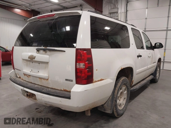 2008 Chevrolet Suburban Commercial with VIN 1GNFK16348J196002, listed as a IAAI auction lot 41378119 with 287,078 mi miles. Bid and sale history available at carsss.com. Image 4.