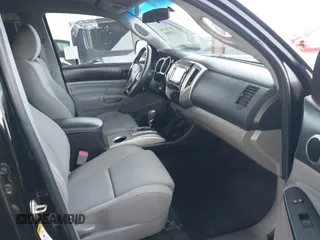 2015 Toyota Tacoma PreRunner with VIN 3TMKU4HNXFM046963, listed as a IAAI auction lot 41855850 with 39,213 mi miles and . Bid and sale history available at DreamBid. Image 5.
