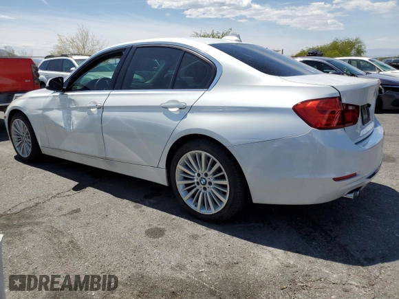 2013 BMW 3 Series 328i z VIN WBA3C1C53DF444720, wystawiony jako Copart lot #54775275 z przebiegiem 71 603 mil mil oraz Szkody całkowita. Historia ofert i sprzedaży dostępna na DreamBid. Obrazek 2.
