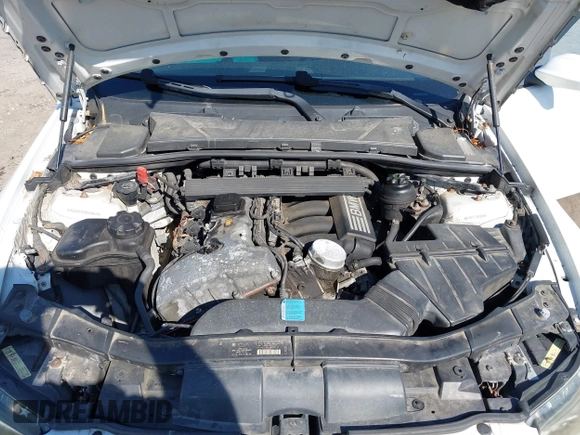 2006 BMW 3 Series 325xi with VIN WBAVD13506KV09944, listed as a IAAI auction lot 41760287 with 175,061 mi miles. Bid and sale history available at carsss.com. Image 10.