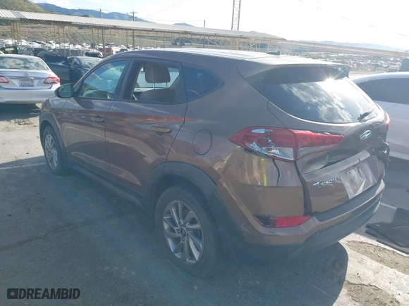 2016 Hyundai Tucson SE with VIN KM8J23A47GU166435, listed as a IAAI auction lot 41952751 with 66,785 mi miles. Bid and sale history available at carsss.com. Image 3.