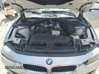 2017 BMW 3 Series 320i z VIN WBA8E1G53HNU13943, wystawiony jako Copart lot #55329055 z przebiegiem 169 493 mil mil oraz Tytuł czysty. Historia ofert i sprzedaży dostępna na DreamBid. Obrazek 11.