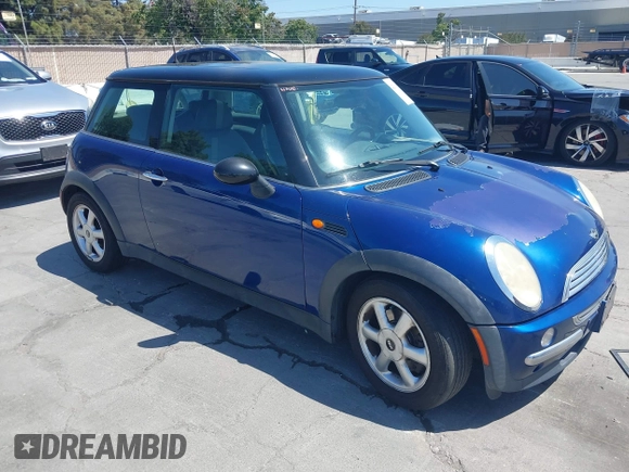 2004 MINI Hardtop с VIN WMWRC33444TC50120, выставлен на аукционе IAAI как лот 42610021 с пробегом 176 078 миль миль и . История ставок и продаж доступна на DreamBid. Изображение 1.