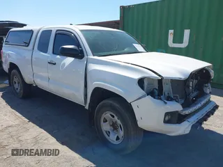 2017 Toyota Tacoma SR z VIN 5TFRX5GN9HX093461, wystawiony jako IAAI lot #41892559 z przebiegiem 159 986 mil mil oraz . Historia ofert i sprzedaży dostępna na DreamBid. Obrazek 1.