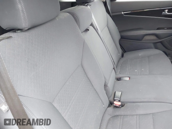2019 Kia Sorento LX with VIN 5XYPGDA35KG434373, listed as a IAAI auction lot 41846172 with 69,473 mi miles. Bid and sale history available at carsss.com. Image 8.