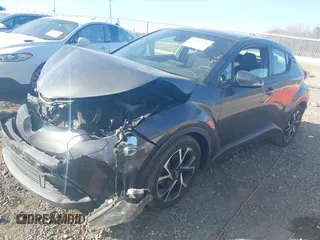 2018 Toyota C-HR XLE z VIN NMTKHMBX6JR044116, wystawiony jako IAAI lot #41446974 z przebiegiem 67 346 mil mil oraz . Historia ofert i sprzedaży dostępna na DreamBid. Obrazek 2.