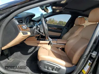 2013 BMW 7 Series 740Li xDrive z VIN WBAYF4C53DDE23895, wystawiony jako Copart lot #47223065 z przebiegiem 135 567 mil mil oraz Szkoda całkowita • Salvage title. Historia ofert i sprzedaży dostępna na DreamBid. Obrazek 7.