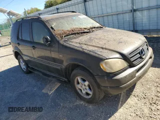 1999 Mercedes-Benz M 320/430/500 z VIN 4JGAB54EXXA123757, wystawiony jako Copart lot #81432384 z przebiegiem 135 174 mil mil oraz Czysty tytuł • Clean title. Historia ofert i sprzedaży dostępna na DreamBid. Obrazek 4.