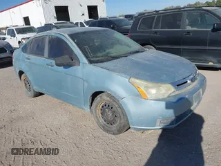 2009 Ford Focus S with VIN 1FAHP34N39W211005, listed as a IAAI auction lot 40666052 with 1 mi miles. Bid and sale history available at carsss.com. Image 1.