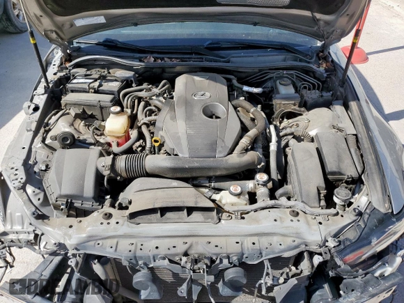 2018 Lexus IS 300 z VIN JTHBA1D26J5075568, wystawiony jako Copart lot #52537325 z przebiegiem 141 430 mil mil oraz Szkoda całkowita • Salvage title. Historia ofert i sprzedaży dostępna na DreamBid. Obrazek 11.