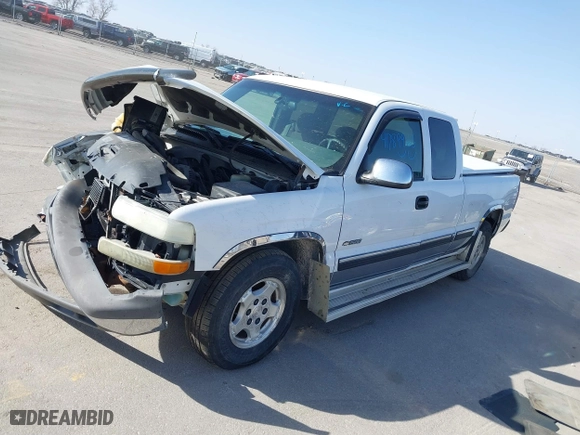 2002 Chevrolet Silverado 1500 LT with VIN 2GCEC19T621426847, listed as a IAAI auction lot 41789966 with 146,870 mi miles. Bid and sale history available at carsss.com. Image 2.