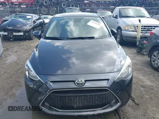 2019 Toyota Yaris L z VIN 3MYDLBYV4KY528641, wystawiony jako IAAI lot #41935993 z przebiegiem 61 940 mil mil oraz . Historia ofert i sprzedaży dostępna na DreamBid. Obrazek 12.