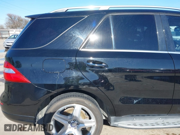 2015 Mercedes-Benz M 400 with VIN 4JGDA5GB1FA510309, listed as a IAAI auction lot 41603810 with 109,391 mi miles and . Bid and sale history available at DreamBid. Image 19.