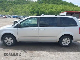 2009 Dodge Grand Caravan SE z VIN 1D8HN44E09B516847, wystawiony jako IAAI lot #42222476 z przebiegiem 190 090 mil mil oraz . Historia ofert i sprzedaży dostępna na DreamBid. Obrazek 15.