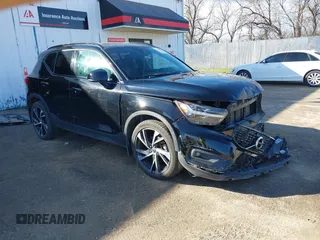 2019 Volvo XC40 R-Design with VIN YV4162UM1K2106120, listed as a IAAI auction lot 41980050 with 79,277 mi miles and . Bid and sale history available at DreamBid. Image 1.