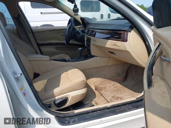 2006 BMW 3 Series 325xi with VIN WBAVD13556KV08675, listed as a IAAI auction lot 40086388 with 139,501 mi miles. Bid and sale history available at carsss.com. Image 5.