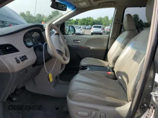 2014 Toyota Sienna XLE z VIN 5TDYK3DC2ES437683, wystawiony jako Copart lot #60549975 z przebiegiem 145 608 mil mil oraz Szkoda całkowita • Salvage title. Historia ofert i sprzedaży dostępna na DreamBid. Obrazek 7.