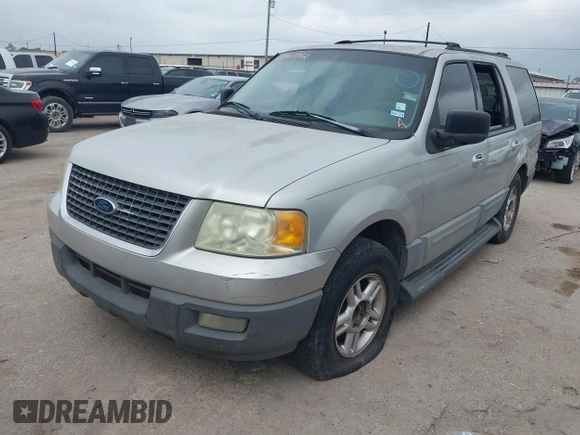 2004 Ford Expedition Special Service with VIN 1FMRU15W74LB37497, listed as a IAAI auction lot 41767762 with 271,767 mi miles. Bid and sale history available at carsss.com. Image 2.