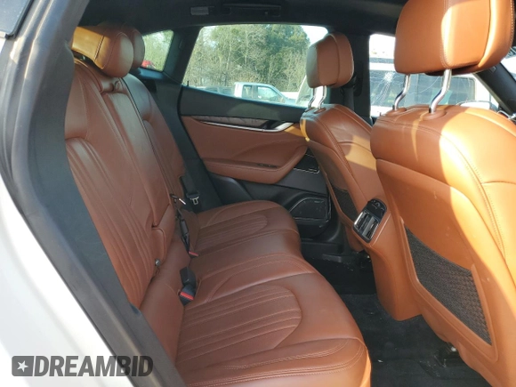 2017 Maserati Levante z VIN ZN661XUL2HX250068, wystawiony jako Copart lot #44736915 z przebiegiem 38 542 mil mil oraz Czysty tytuł • Clean title. Historia ofert i sprzedaży dostępna na DreamBid. Obrazek 11.