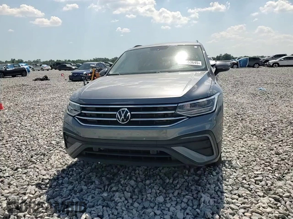 2023 Volkswagen Tiguan S с VIN 3VVRB7AX2PM076124, выставлен на аукционе Copart как лот 56963645 с пробегом 20 420 миль миль и Списание • Salvage title. История ставок и продаж доступна на DreamBid. Изображение 15.