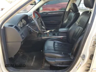 2009 Chrysler 300 с VIN 2C3LK63T89H513431, выставлен на аукционе Copart как лот 44543625 с пробегом 147 605 миль миль и Списание • Salvage title. История ставок и продаж доступна на DreamBid. Изображение 7.