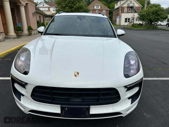 2018 Porsche Macan GTS z VIN WP1AG2A50JLB60299, wystawiony jako Copart lot #59274845 z przebiegiem 123 203 mil mil oraz Czysty tytuł • Clean title. Historia ofert i sprzedaży dostępna na DreamBid. Obrazek 5.