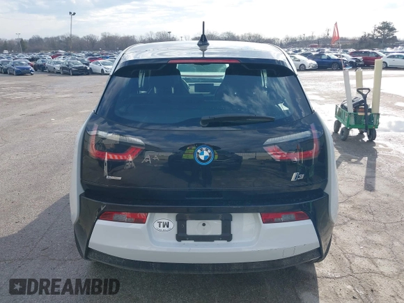 2016 BMW i3 z VIN WBY1Z2C57GV556766, wystawiony jako IAAI lot #41909815 z przebiegiem 51 291 mil mil oraz . Historia ofert i sprzedaży dostępna na DreamBid. Obrazek 17.