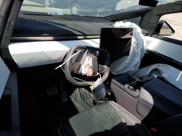 2024 Tesla Cybertruck Cyberbeast z VIN 7G2CEHEE3RA011732, wystawiony jako Copart lot #47046165 z przebiegiem 6 109 mil mil oraz Czysty tytuł • Clean title. Historia ofert i sprzedaży dostępna na DreamBid. Obrazek 8.