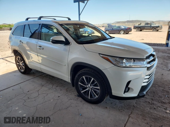 2018 Toyota Highlander SE z VIN 5TDJZRFH2JS550407, wystawiony jako Copart lot #61050545 z przebiegiem 71 711 mil mil oraz Szkoda całkowita • Salvage title. Historia ofert i sprzedaży dostępna na DreamBid. Obrazek 4.