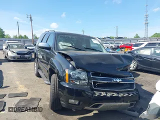 2008 Chevrolet Tahoe 2LT with VIN 1GNFK13098R190594, listed as a IAAI auction lot 42075770 with 242,875 mi miles and . Bid and sale history available at DreamBid. Image 1.