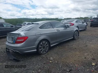 2012 Mercedes-Benz C 250 с VIN WDDGJ4HB5CF745892, выставлен на аукционе IAAI как лот 42347608 с пробегом 109 677 миль миль и . История ставок и продаж доступна на DreamBid. Изображение 4.
