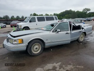 1994 Lincoln Town Car Executive with VIN 1LNLM81W7RY647217, listed as a Copart auction lot 54511955 with Not provided miles and Non repairable. Bid and sale history available at DreamBid. Image 1.