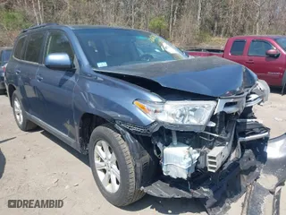 2012 Toyota Highlander with VIN 5TDBK3EH0CS130168, listed as a IAAI auction lot 42062786 with 144,215 mi miles. Bid and sale history available at carsss.com. Image 1.