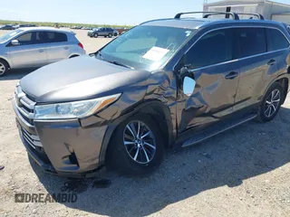 2017 Toyota Highlander XLE with VIN 5TDKZRFH1HS511984, listed as a IAAI auction lot 41948237 with 119,494 mi miles and . Bid and sale history available at DreamBid. Image 6.