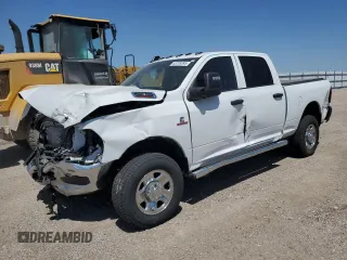2023 Ram 2500 Tradesman z VIN 3C6UR5CL0PG503647, wystawiony jako Copart lot #53709395 z przebiegiem 63 429 mil mil oraz Szkoda całkowita • Salvage title. Historia ofert i sprzedaży dostępna na DreamBid. Obrazek 1.